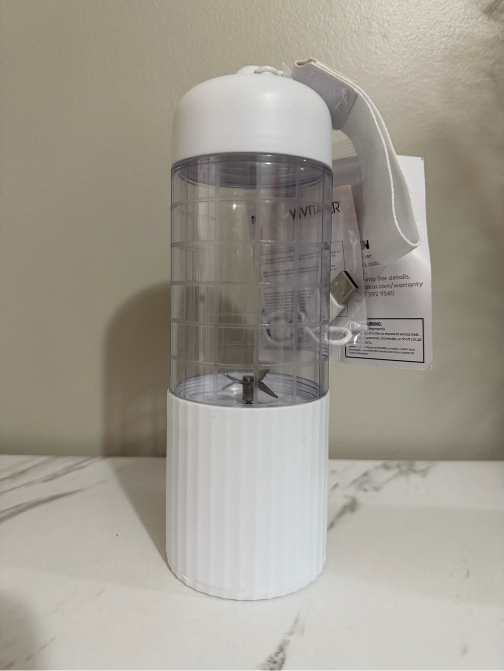 -style White Portable Blender Bottle